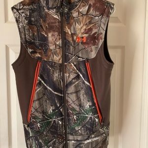 Men’s Under Armour Camo fleece lined vest
